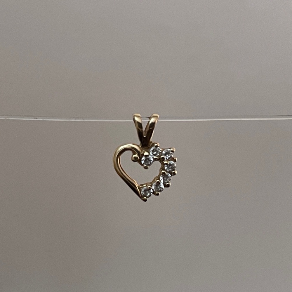 Vintage Heart Petite Pendant 10k Gold CZ.